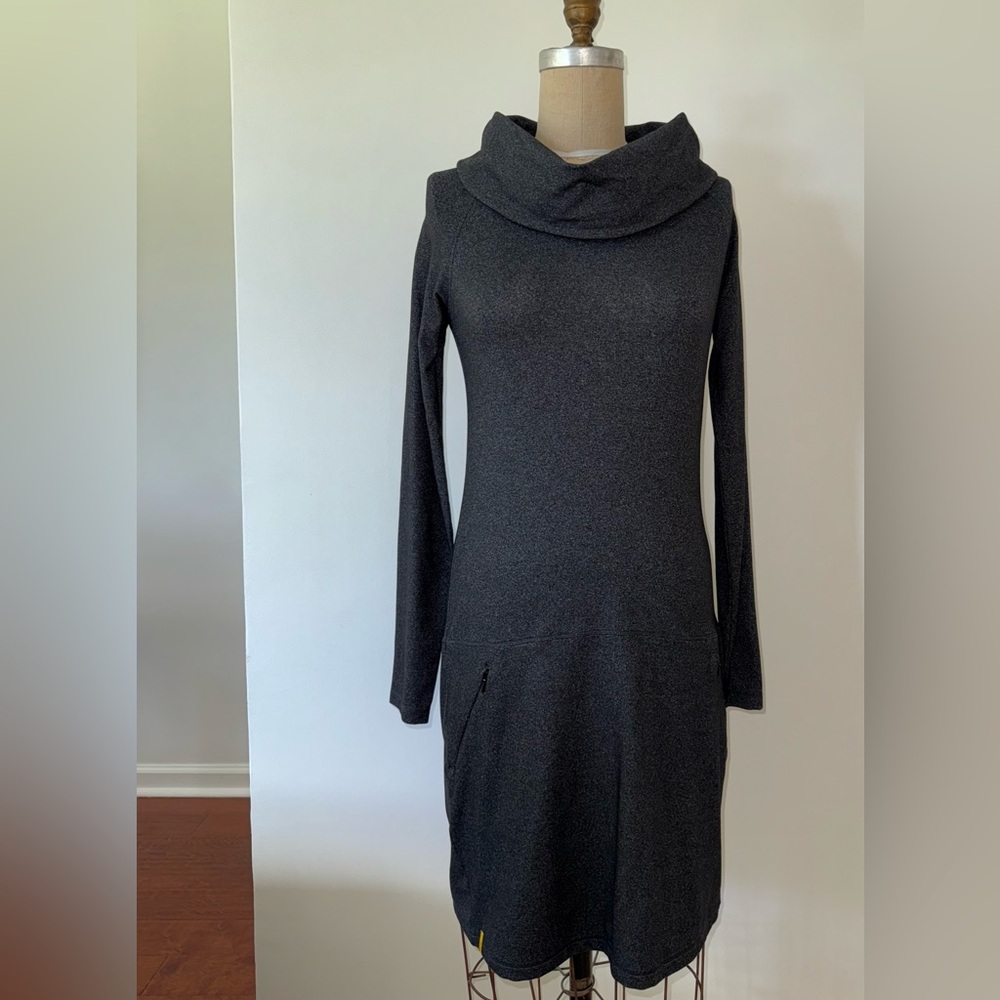 Lolë long sleeve stretch Super COZY dress in graphite color - Size S